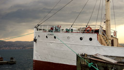 Nach Fertigstellung wurde das ganze Schiff  wieder demontiert und in 5.000 Holzkisten nach Dar Es Salaam verfrachtet.