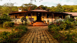 Utengule Coffee Lodge -  GPS: 8°53'7